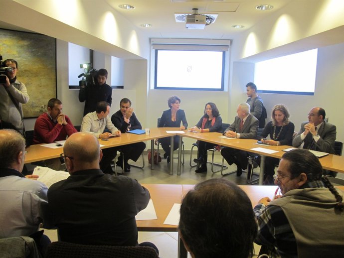 Reunion entre el govern y los sindicatos