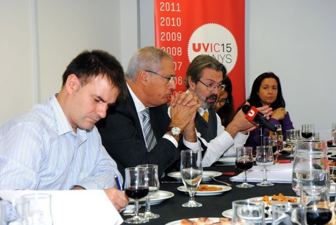 Juan Turró (Fundación Balmes) y Jordi Montaña (rector UVic)