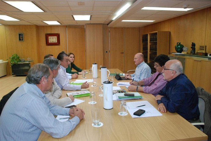 El vicepresidente de la Junta, Diego Valderas, se reune con dirigentes de UPA-A