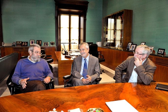 Griñán mantiene un encuentro con Toxo y Méndez en San Telmo