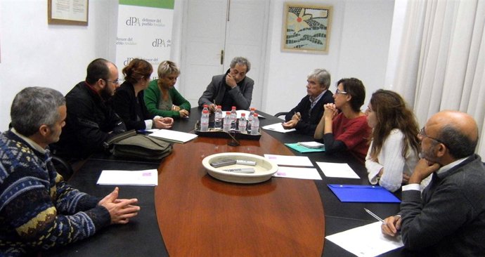 Reunión de 'Emergencia35' con el Defensor del Pueblo