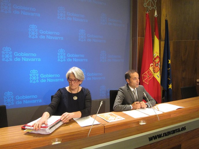 La consejera Lourdes Goicoechea y el consejero Juan Luis Sánchez de Muniáin.