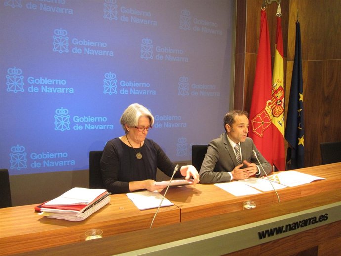 Los consejeros Lourdes Goicoechea y Juan Luis Sánchez de Muniáin.