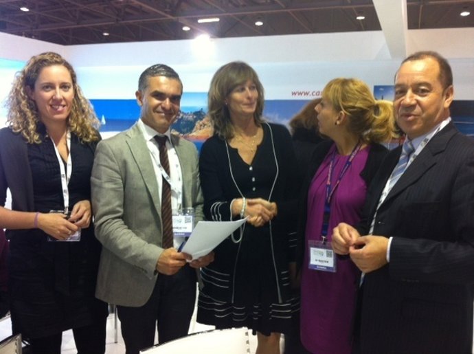 Firma del acuerdo con TUI Nordic