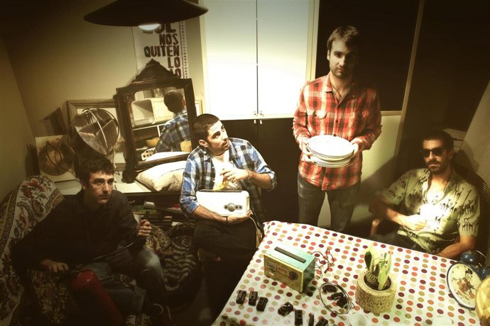 A.Albareda (teclado); X.Haro (batería); M.Maymó (bajo) y G.Haro (voy y guitarra)