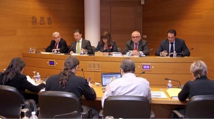 Castellano Explicando Los Presupuestos De Gobernación