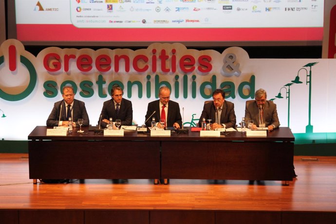 El alcalde de Málaga en la inauguración de Greencities
