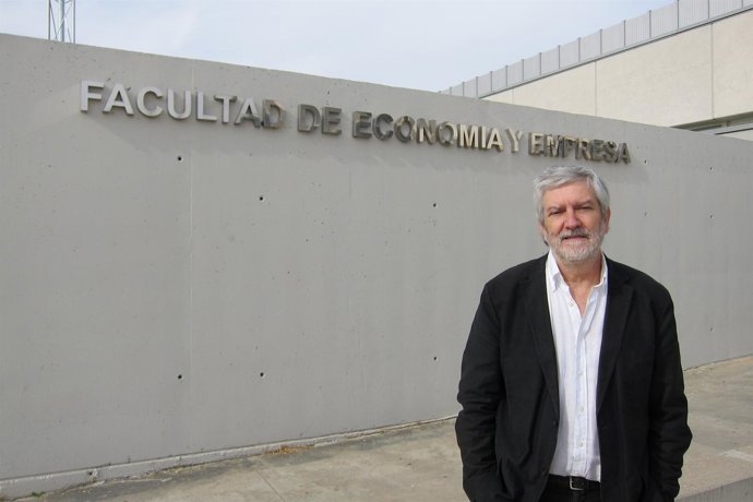 El vicerrector de Estudiantes de la Universidad de Zaragoza, Fernando Zulaica