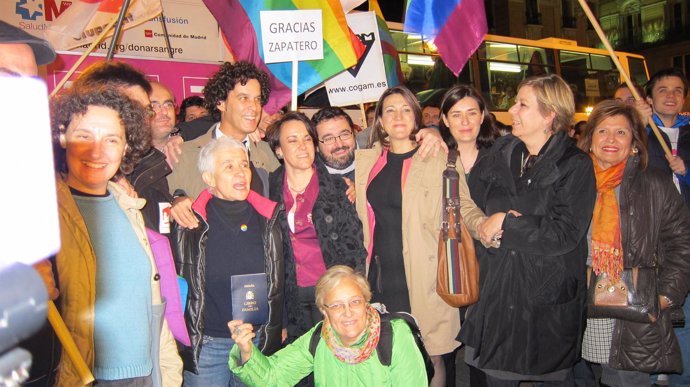 Celebración en la Puerta del Sol del matrimonio homosexual