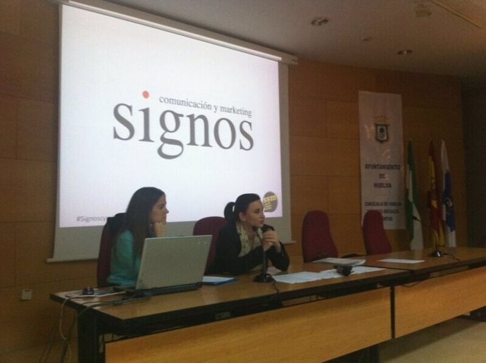 Cristina Mauleón y Begoña Mayoral, de Signos Comunicación y Marketing. 