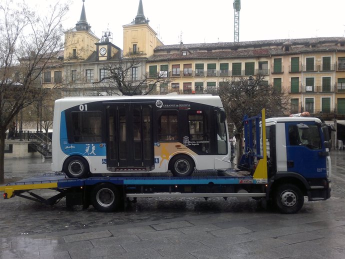 El minibús eléctrico de Segovia, averiado