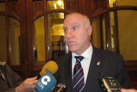 Blanco niega que exista caos en la sanidad y llama a la responsabilidad de los profesionales