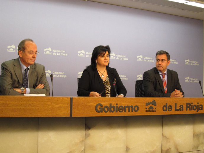 Arruga, Albájar y Colina en rueda de prensa