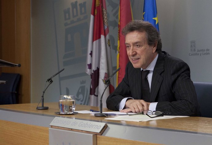 El consejero de la Presidencia y portavoz, José Antonio de Santiago-Juárez