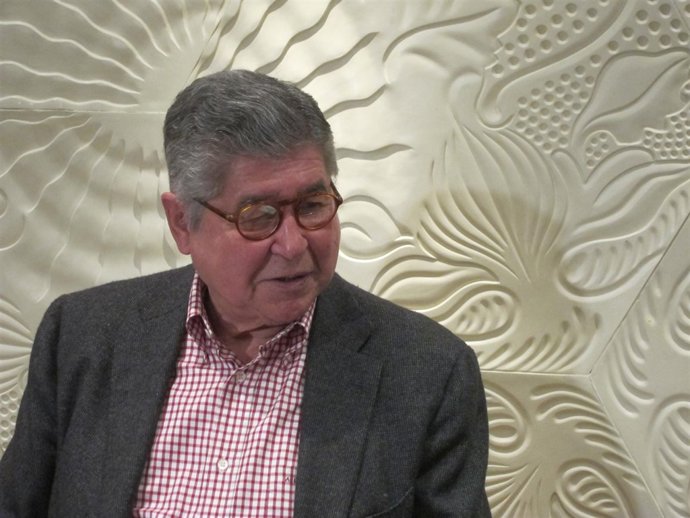 El escritor peruano Alfredo Bryce