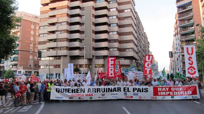 Manifestación jornada lucha contra recortes servicios públicos