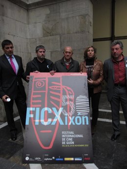 Carballo (segundo por la izquierda) en la presentación del festival.