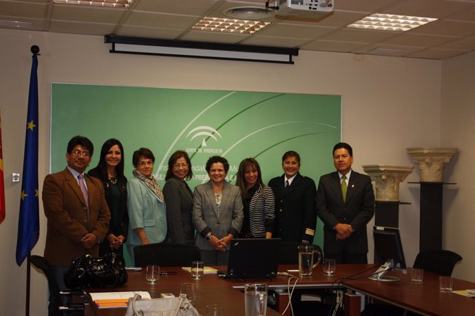 Profesionales en materia de violencia de género de Perú visitan el IAM