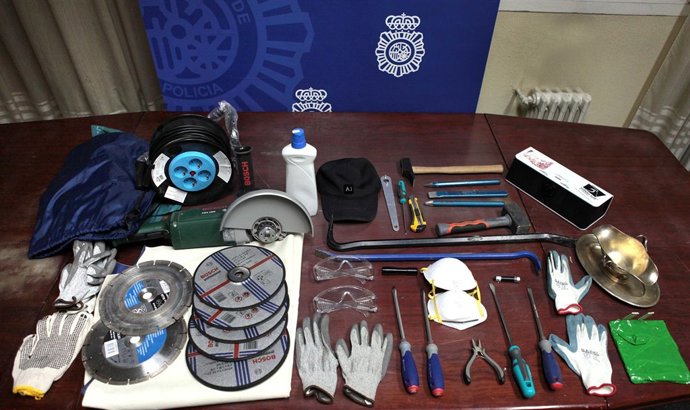 Material de los robos en Montecanal