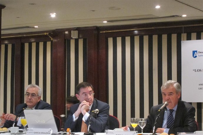 El presidente de Euskaltel, Alberto García Erauskin