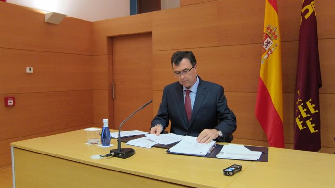José Ballesta en la rueda de prensa posterior al Consejo de Gobierno