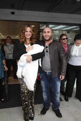 Kiko Rivera y Jessica Bueno abandonan el hospital