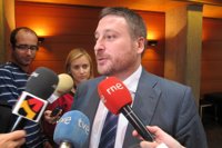 CHA considera que el Gobierno es "cobarde" por no decir que había incluido el céntimo sanitario en el Presupuesto 2013