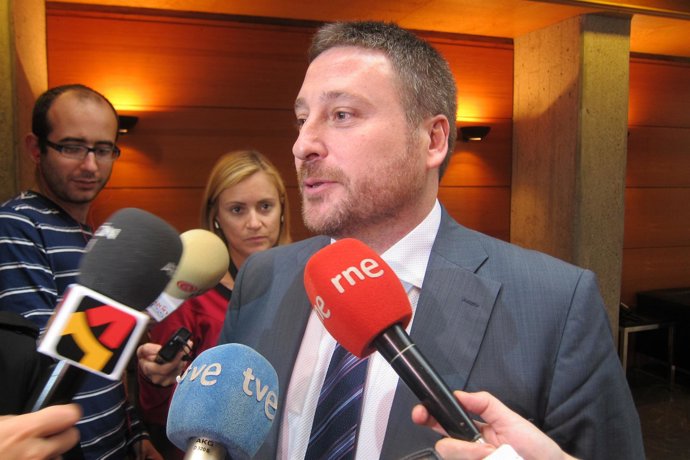 Soro (CHA) aitende a los medios de comunicación