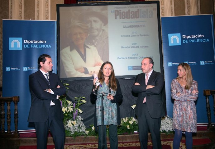 Ouka Leele recibe el Premio Piedad Isla