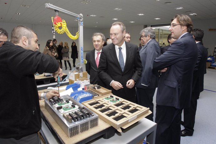 Fabra Durante La Inauguración De La Fábrica De Power Electronics España