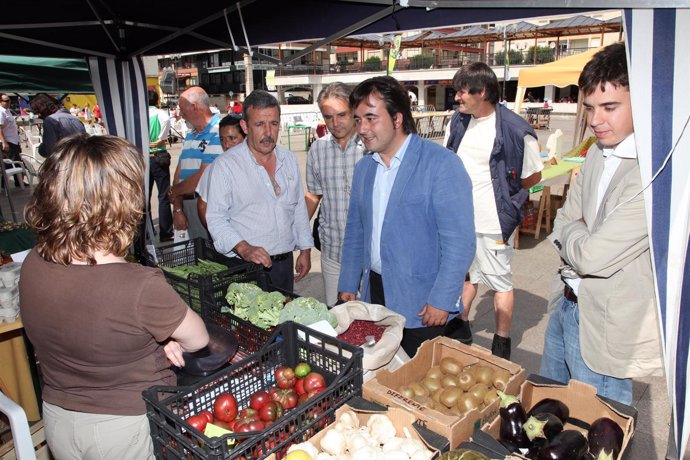 El Alcalde De Camargo Visita El Mercado Ecológico
