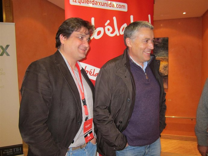 Orviz, con Alejandro Suárez, de Izquierda Unida de Oviedo, en el Congreso.