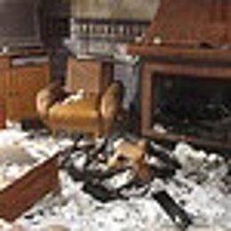 Imagen De La Casa Incendiada En Macastre