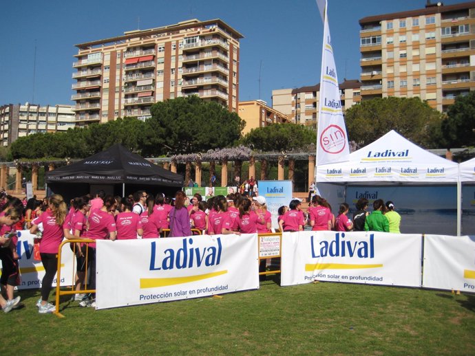 Ladival participa en la Carrera de la Mujer 2012 en Zaragoza