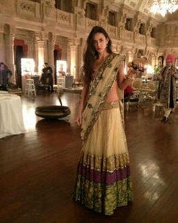 Demi Moore celebra su 50 cumpleaños en India