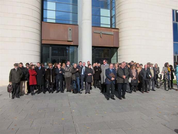 Concentración de abogados en el Palacio de Justicia de Pamplona