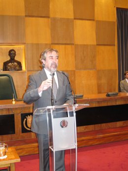 Juan Alberto Belloch durante su intervención