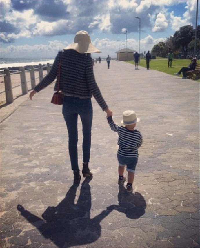 MIRANDA KERR Y SU HIJO