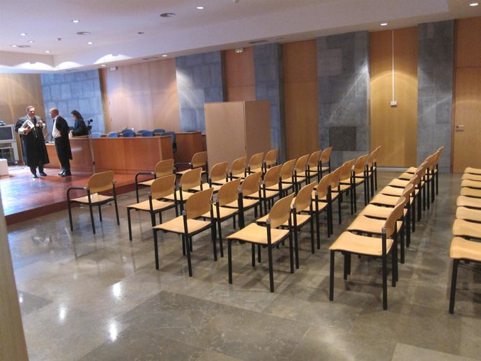 Sala Del Juicio Sobre El Crimen De Vallobín