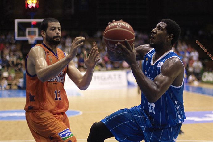 Vitor Faverani  John Holland  Cajasol  Valencia Basket
