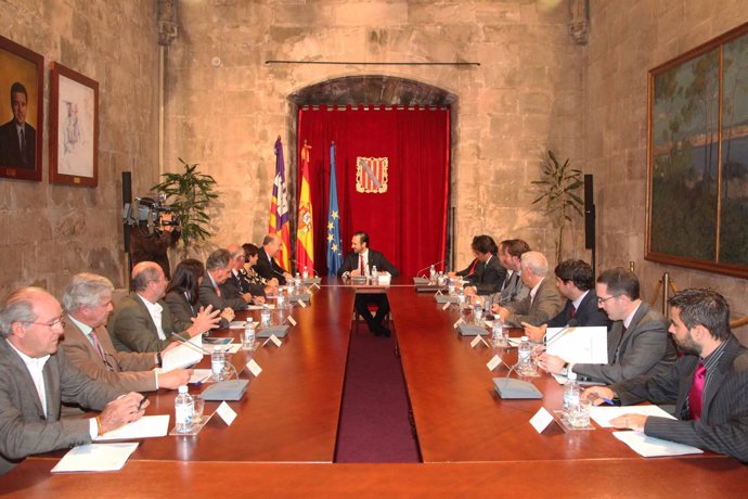 Bauzá con comité organizador del Salón Náutico de Palma