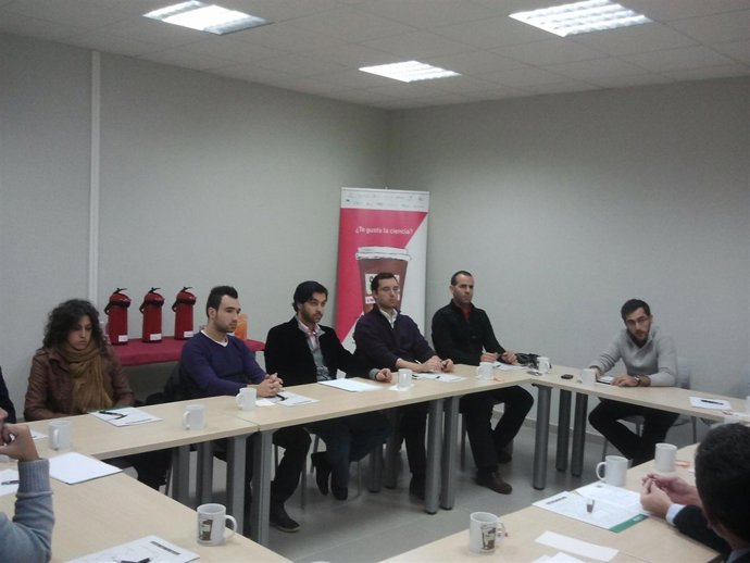 El Parque Científico Tecnológico de Huelva acoge 'Café con Ciencia'.    