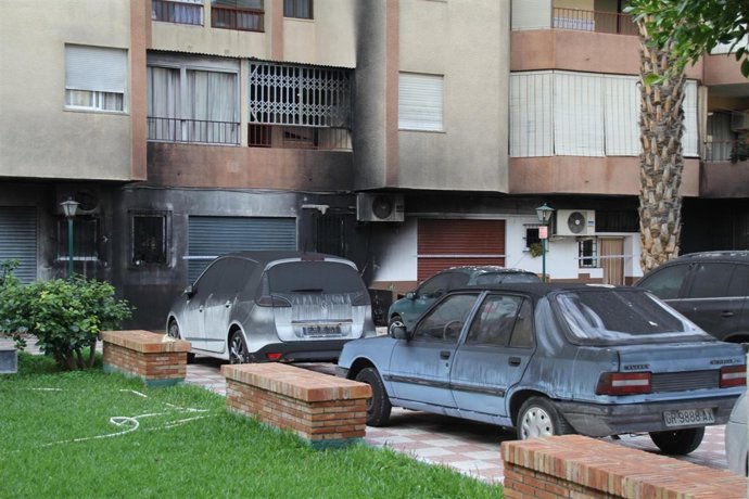 VEHICULOS SACADOS INTERIOR GARAGE Y EFECTOS EDIFICIO 