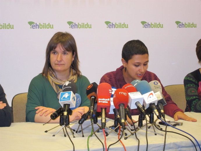 Maribi Ugarteburu en rueda de prensa en Bilbao
