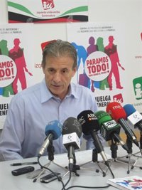 Escobar (IU) sostiene que PP y PSOE tienen una "obligación moral" de cambiar la Ley de Desahucios para hacer "justicia"