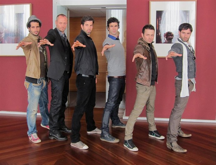 Seis de los siete 'Vivancos' que han presentado 'Aeternum' en Valladolid