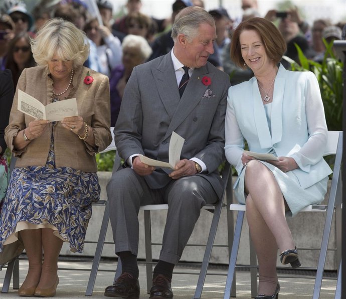 Principe Carlos de Inglaterra, Dquesa de Cornualles y Primera Ministra Julia Gil