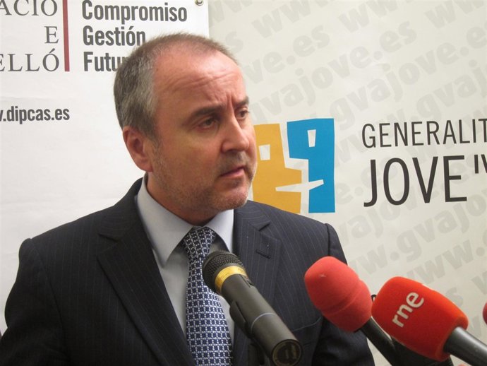 Cabré Atiende A Los Medios En Castellón