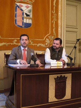 Julio López Revuelta y Raúl Tapia en el Ayuntamiento de Salamanca