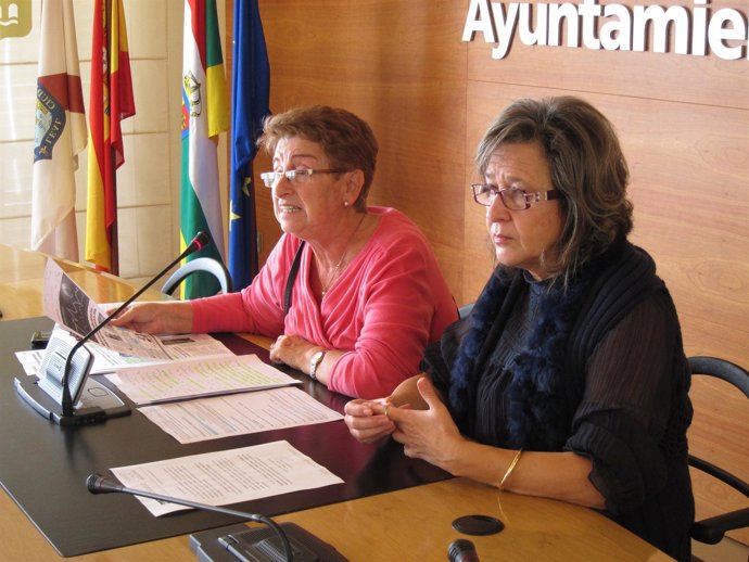 Pilar Criado y Concha Arribas, en la rueda de prensa